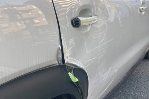 シトロエン、C3、リアドア、クォーターパネル、キズ、凹み、修理、交換、塗装、