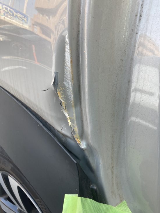 シトロエン、C3、リアドア、クォーターパネル、キズ、凹み、修理、交換、塗装、