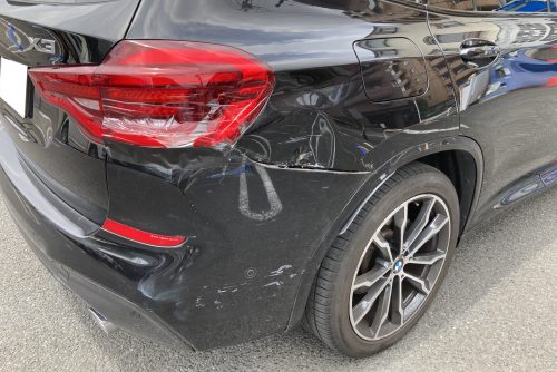 BMW・X7・G07のフロントバンパーカバーを塗装しました。 | 輸入