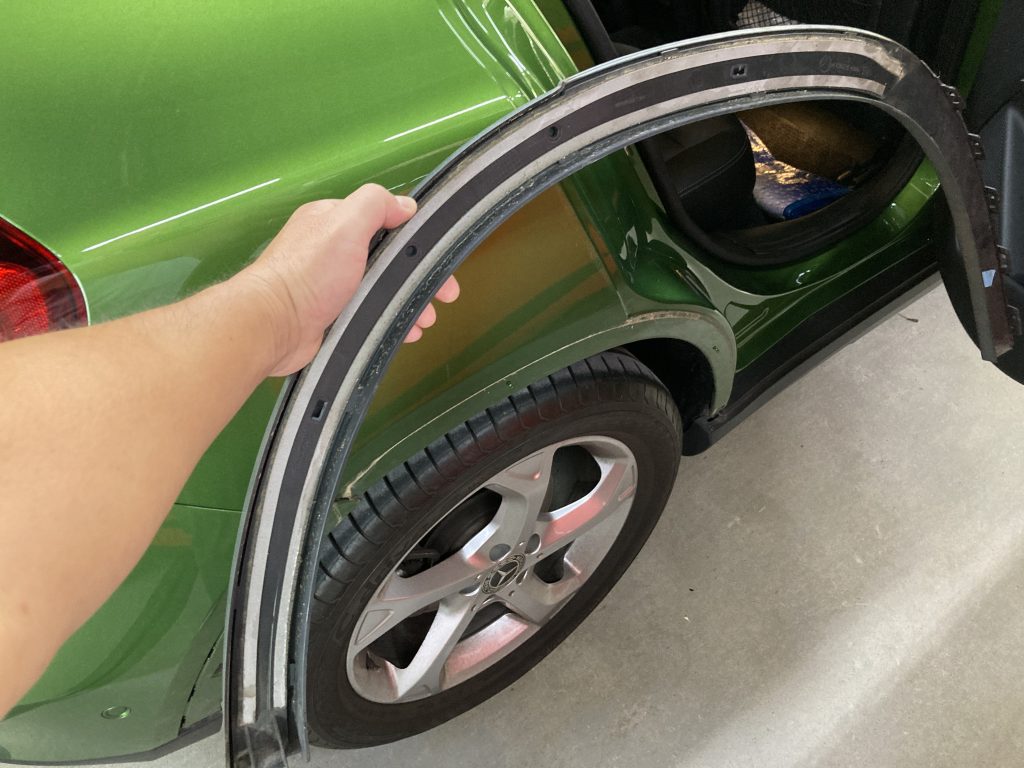 メルセデスベンツ、GLA、W156、フロントドア、クォーターパネル、リアバンパー、キズ、凹み、修理、デントリペア、