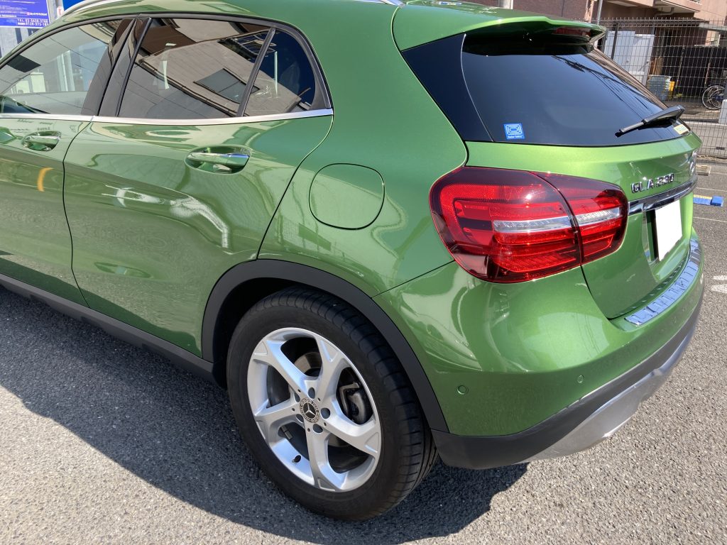 メルセデスベンツ、GLA、W156、フロントドア、クォーターパネル、リアバンパー、キズ、凹み、修理、デントリペア、