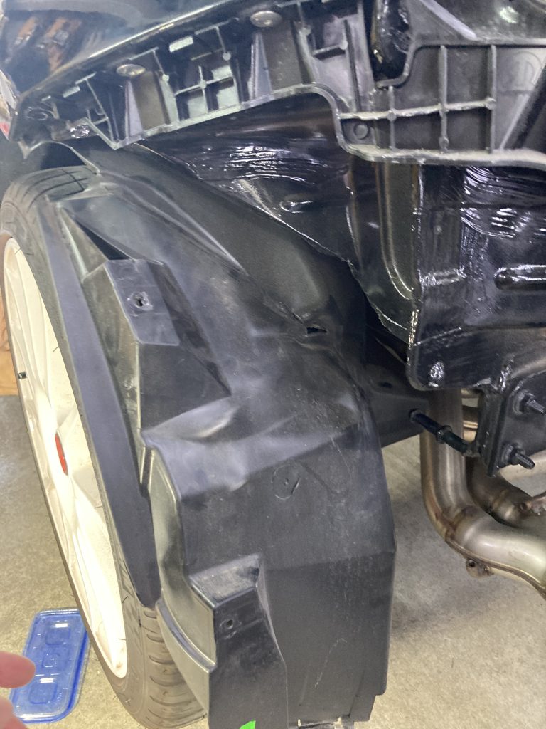 フィアット、アバルト695、クォーターパネル、リアバンパー、アルミホイール、キズ、変形、修理、交換、塗装、