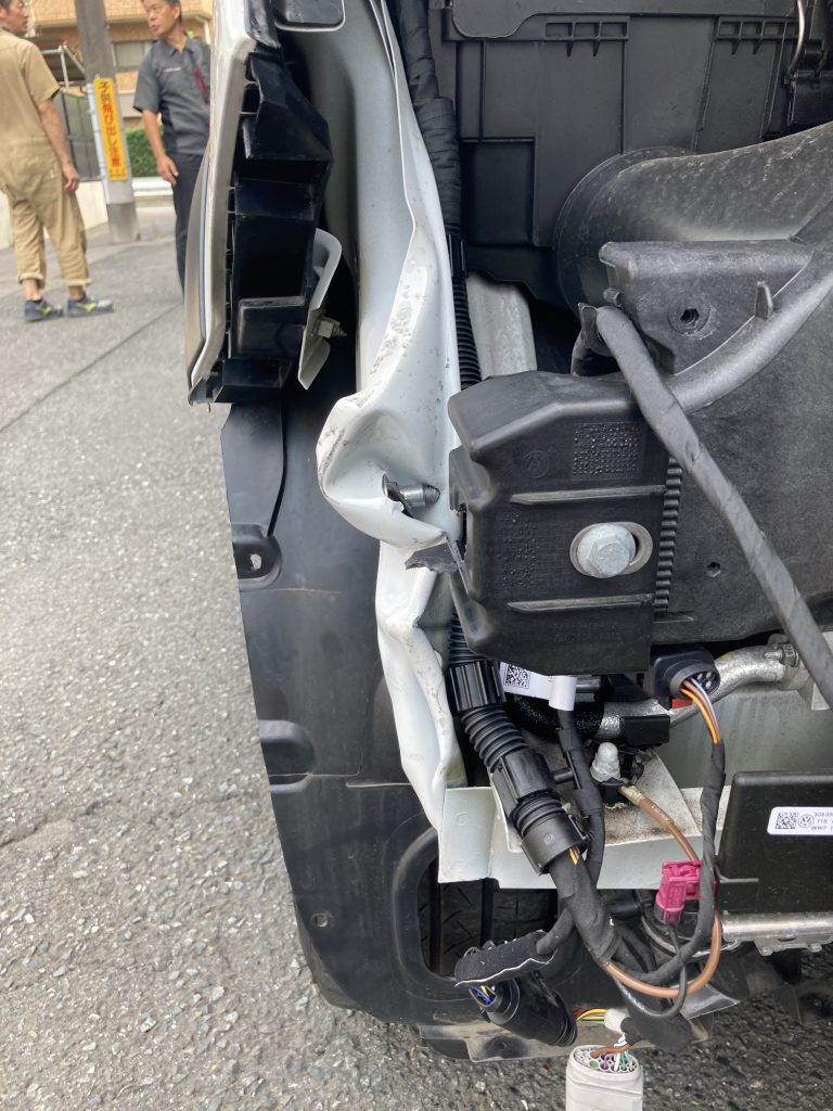 フォルクスワーゲン、T6、フロントバンパー、フロントフェンダー、フロントサポート、ヘッドライト、キズ、凹み、交換、塗装、