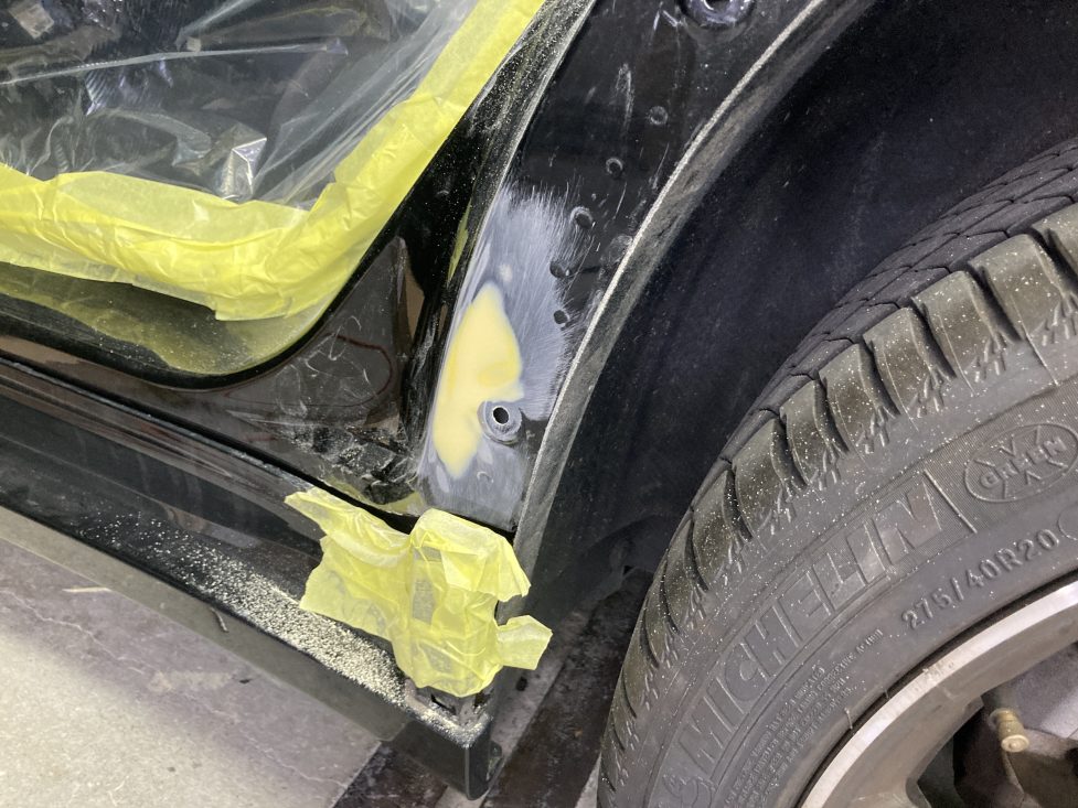 BMW、X3、G01、リアドア、クォーターパネル、アーチモール、キズ、凹み、修理、交換、塗装、