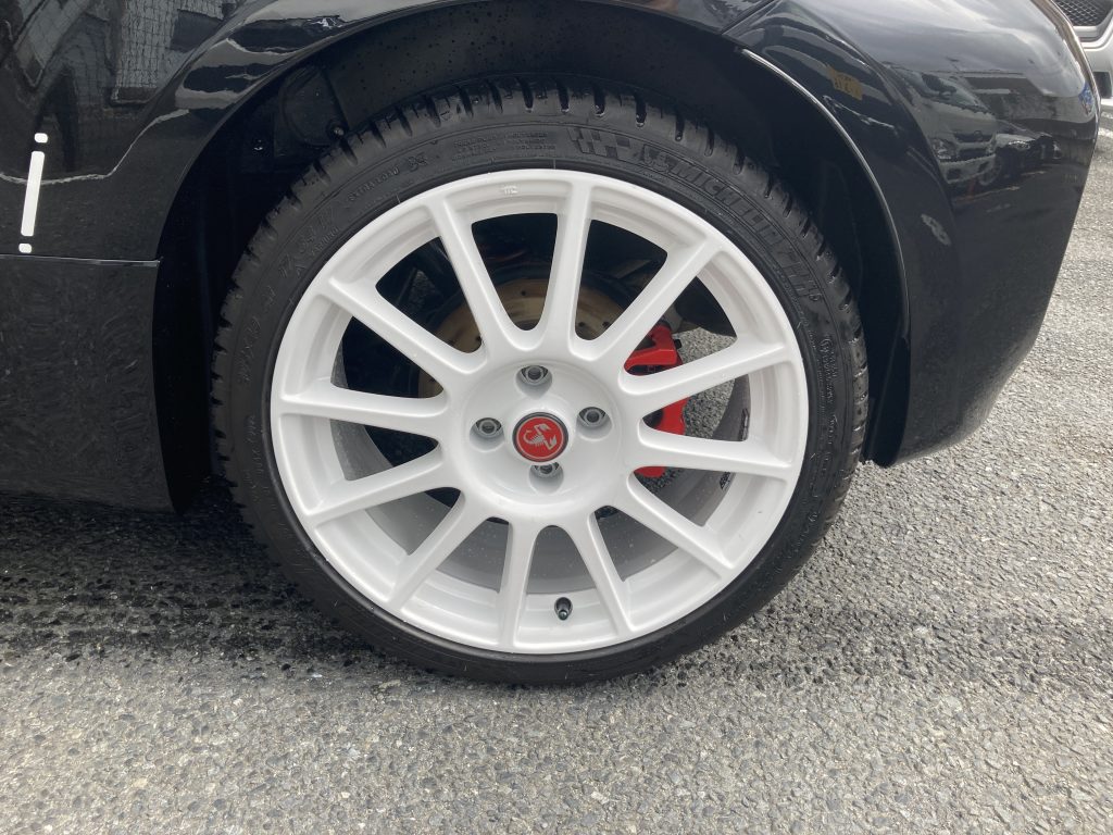 フィアット、アバルト695、クォーターパネル、リアバンパー、アルミホイール、キズ、変形、修理、交換、塗装、