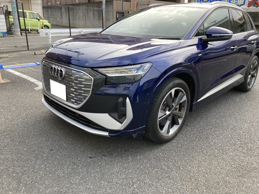 アウディ、Q4、フロントバンパー、フロントスポイラー、キズ、変形、修理、交換、塗装、