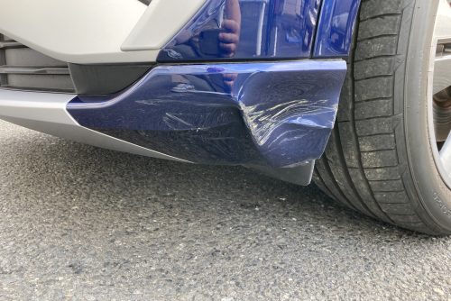 アウディ、Q4、フロントバンパー、フロントスポイラー、キズ、変形、修理、交換、塗装、