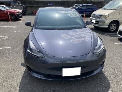 テスラ、モデル3、フロントバンパー、フロントフェンダー、キズ、変形、修理、交換、塗装、