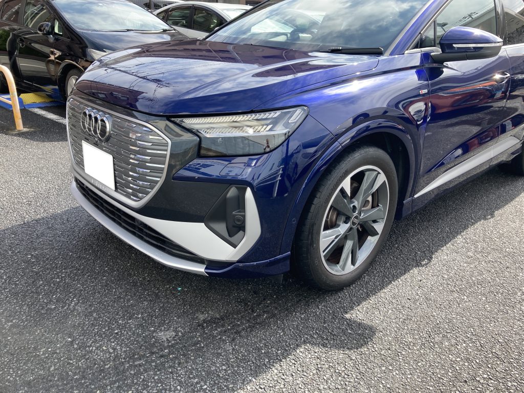 アウディ、Q4、フロントバンパー、フロントスポイラー、キズ、変形、修理、交換、塗装、