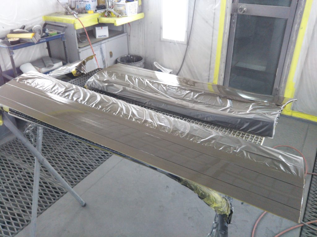 ランドローバー、ベラール、フロントドア、リアドア、クォーターパネル、キズ、凹み、修理、交換、塗装、