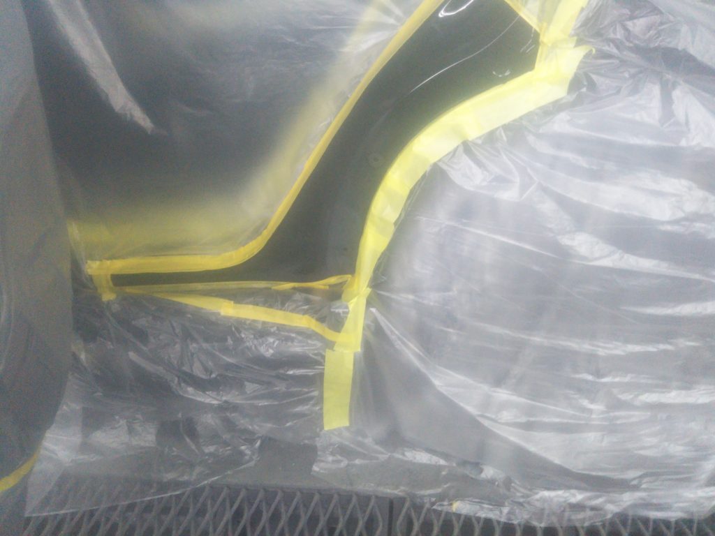 BMW、X3、G01、リアドア、クォーターパネル、アーチモール、キズ、凹み、修理、交換、塗装、