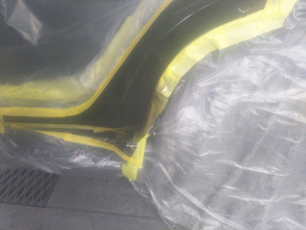 BMW、X3、G01、リアドア、クォーターパネル、アーチモール、キズ、凹み、修理、交換、塗装、