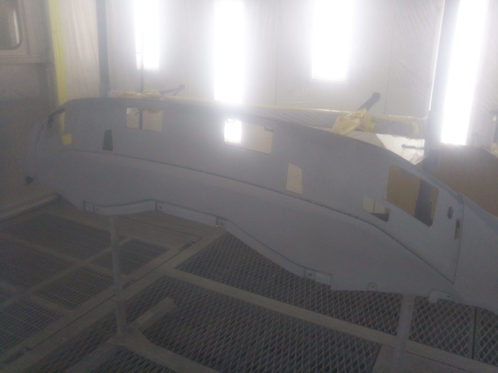 アウディ、Q4、フロントバンパー、フロントスポイラー、キズ、変形、修理、交換、塗装、