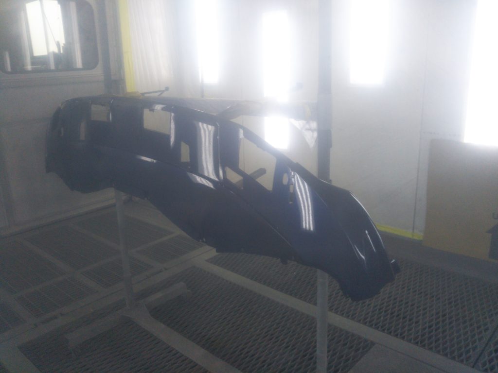 アウディ、Q4、フロントバンパー、フロントスポイラー、キズ、変形、修理、交換、塗装、