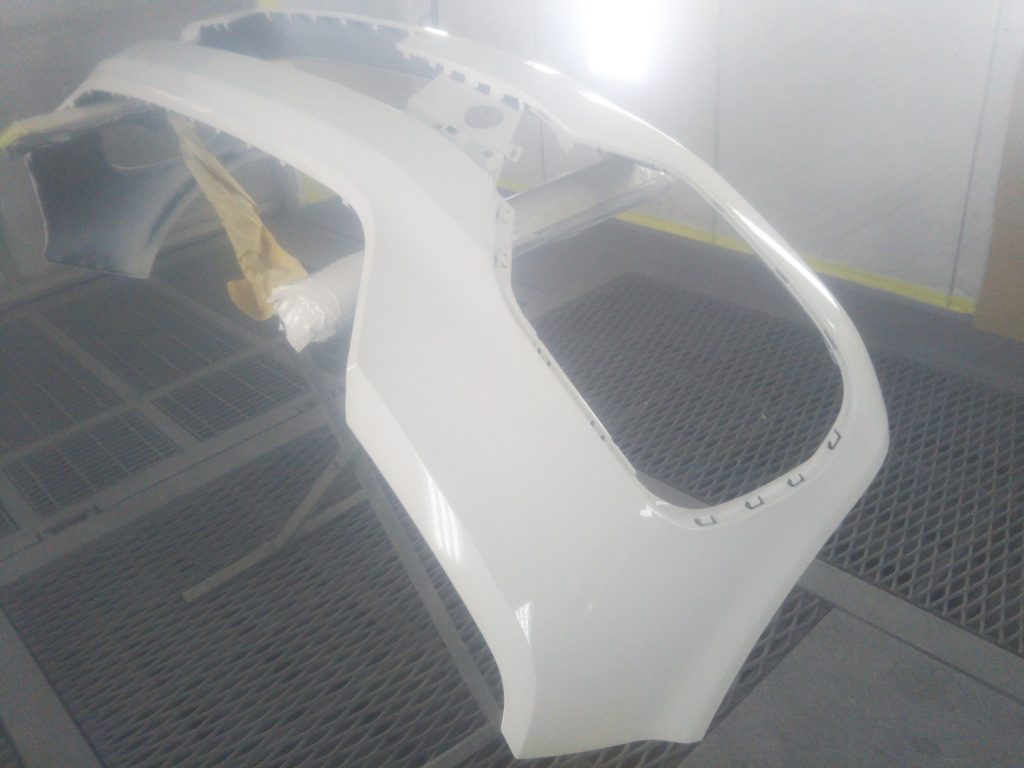 フォルクスワーゲン、T6、フロントバンパー、フロントフェンダー、フロントサポート、ヘッドライト、キズ、凹み、交換、塗装、