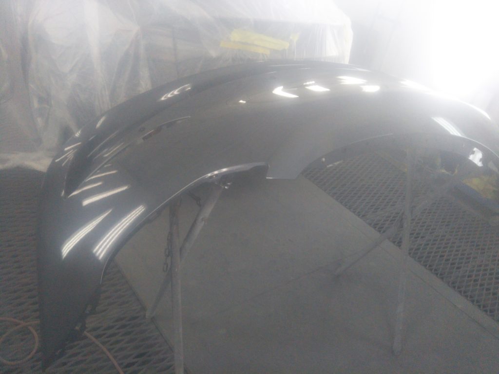 テスラ、モデル3、フロントバンパー、フロントフェンダー、キズ、変形、修理、交換、塗装、