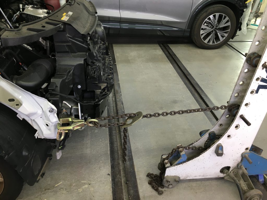 フォルクスワーゲン、T6、フロントバンパー、フロントフェンダー、フロントサポート、ヘッドライト、キズ、凹み、交換、塗装、