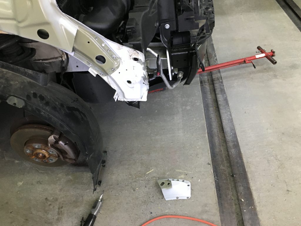 フォルクスワーゲン、T6、フロントバンパー、フロントフェンダー、フロントサポート、ヘッドライト、キズ、凹み、交換、塗装、