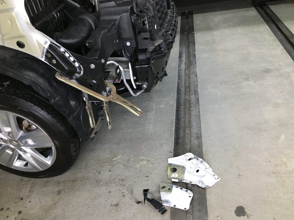 フォルクスワーゲン、T6、フロントバンパー、フロントフェンダー、フロントサポート、ヘッドライト、キズ、凹み、交換、塗装、