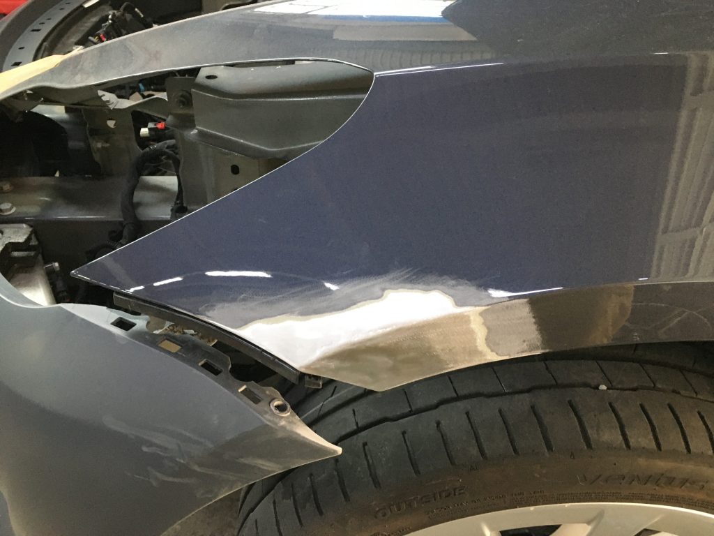 テスラ、モデル3、フロントバンパー、フロントフェンダー、キズ、変形、修理、交換、塗装、