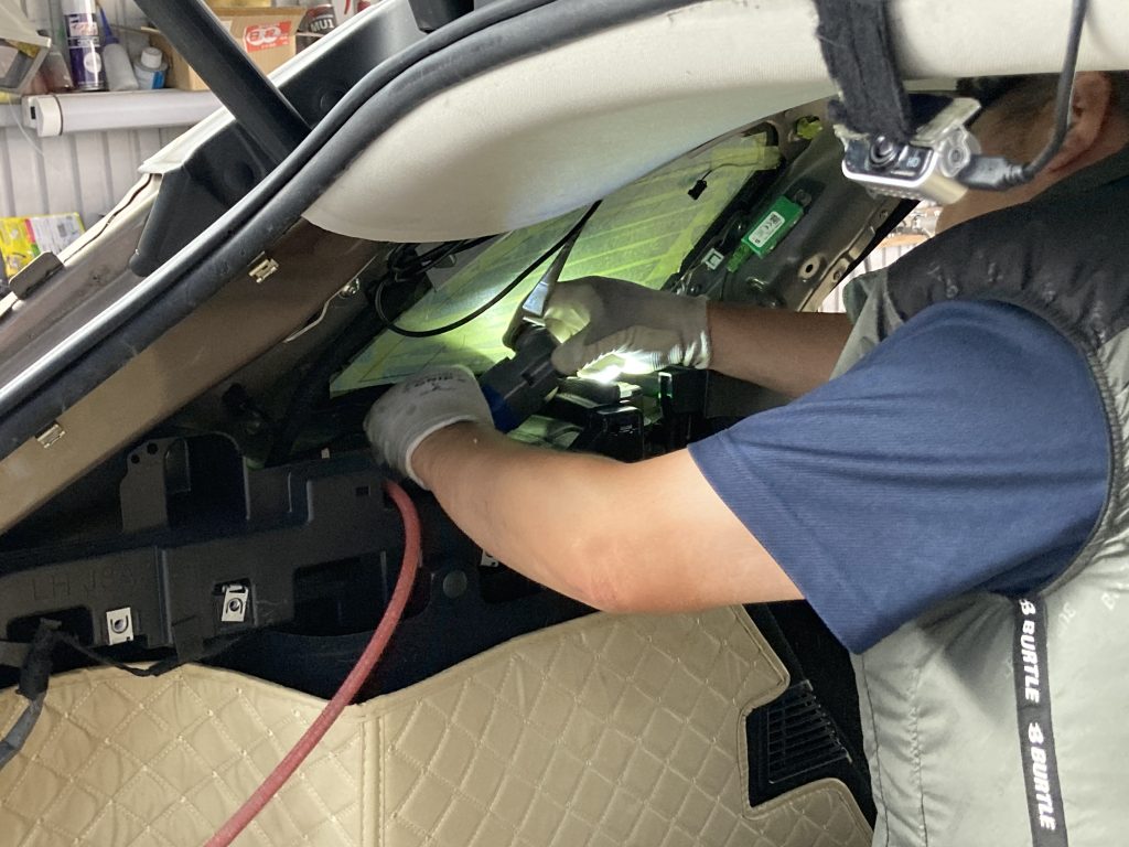 ランドローバー、ベラール、フロントドア、リアドア、クォーターパネル、キズ、凹み、修理、交換、塗装、