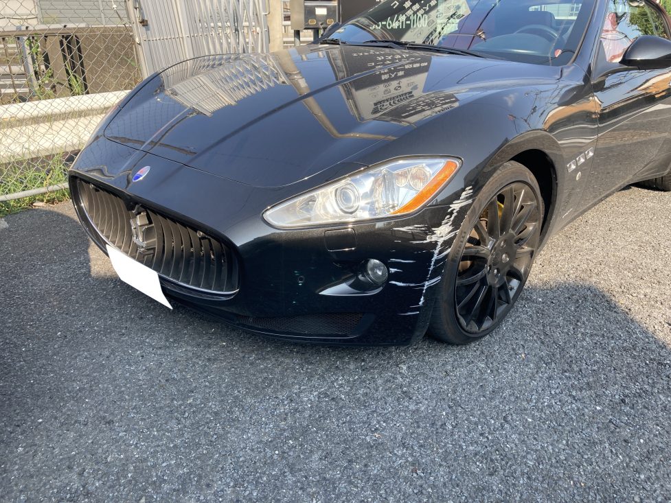 マセラティ、グランカブリオ、フロントバンパー、フロントフェンダー、キズ、凹み、変形、修理、塗装、