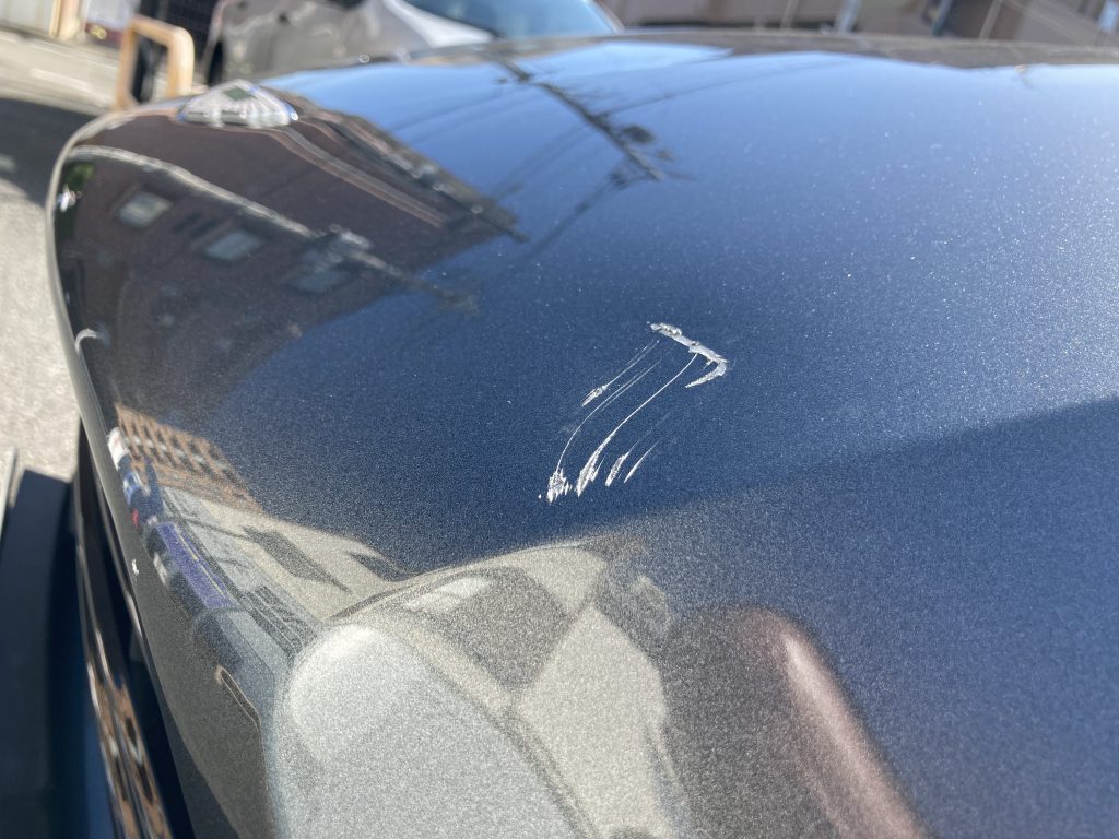 アストンマーチン、フード、凹み、修理、塗装、アルミパネル、