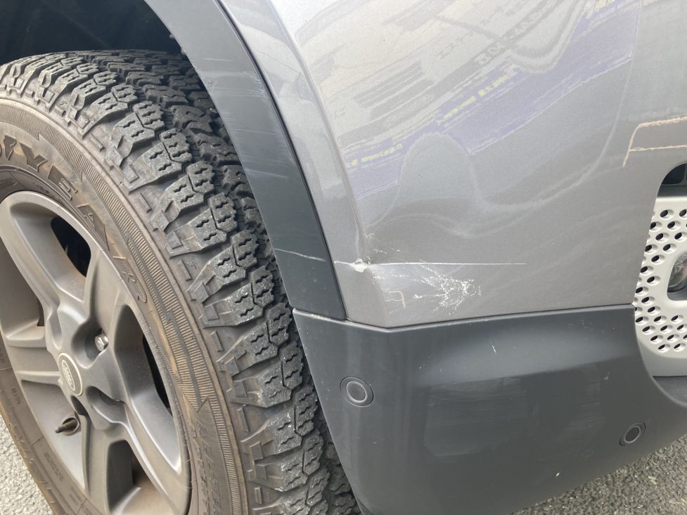 ランドローバー、ディフェンダー、左右フロントフェンダー、アーチモール、キズ、凹み、修理、交換、塗装、