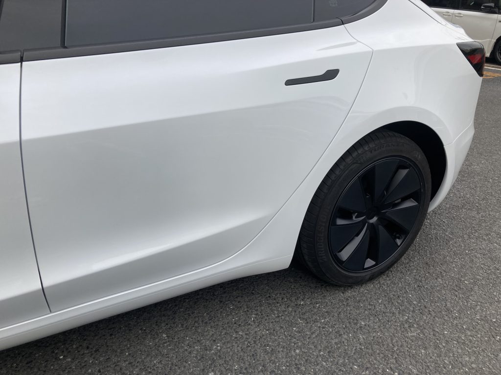 テスラ、モデル3、リアドア、クォーターパネル、キズ、凹み、修理、塗装、