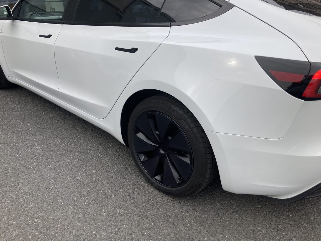 テスラ、モデル3、リアドア、クォーターパネル、キズ、凹み、修理、塗装、