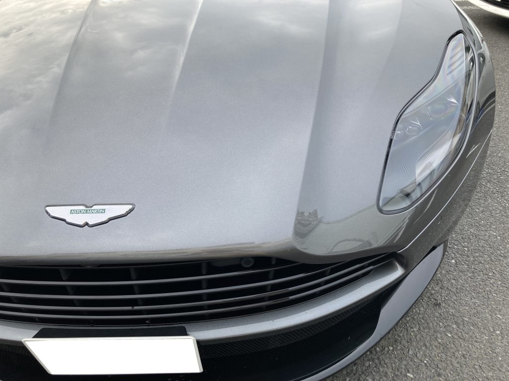 アストンマーチン、フード、凹み、修理、塗装、アルミパネル、