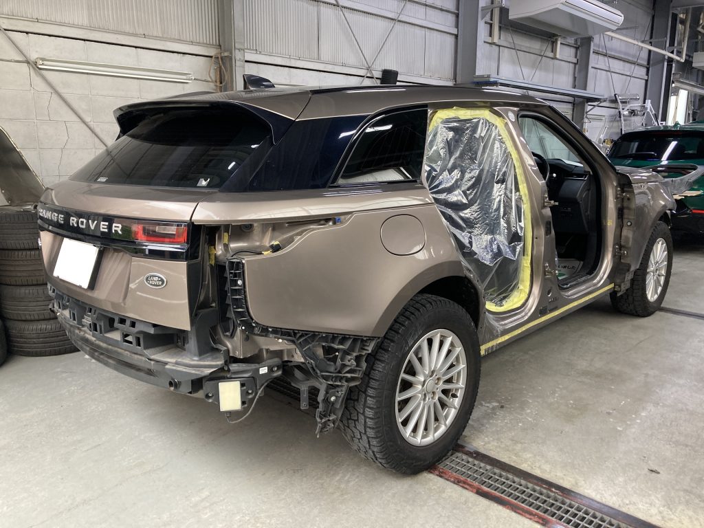 ランドローバー、ヴェラール、フロントドア、リアドア、クォーターパネル、キズ、凹み、修理、交換、塗装、