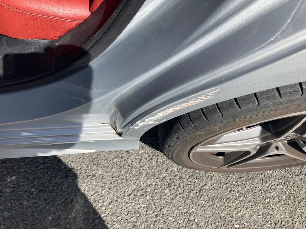 メルセデスベンツ、W205、Cクラス、リアドア、クォーターパネル、キズ、凹み、修理、塗装、アルミパネル、