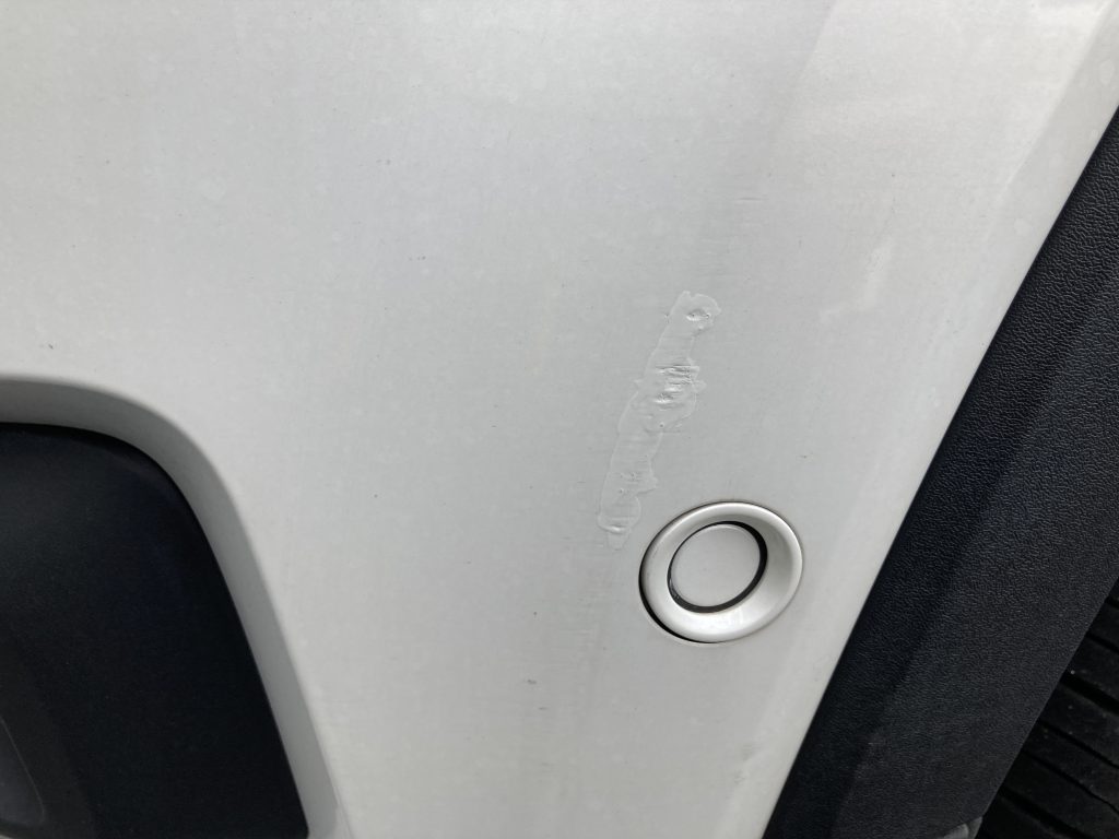 ボルボ、XC40、フロントバンパー、リアバンパー、テールランプ、キズ、修理、塗装、割れ、交換、