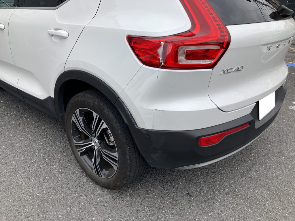 ボルボ、XC40、フロントバンパー、リアバンパー、テールランプ、キズ、修理、塗装、割れ、交換、