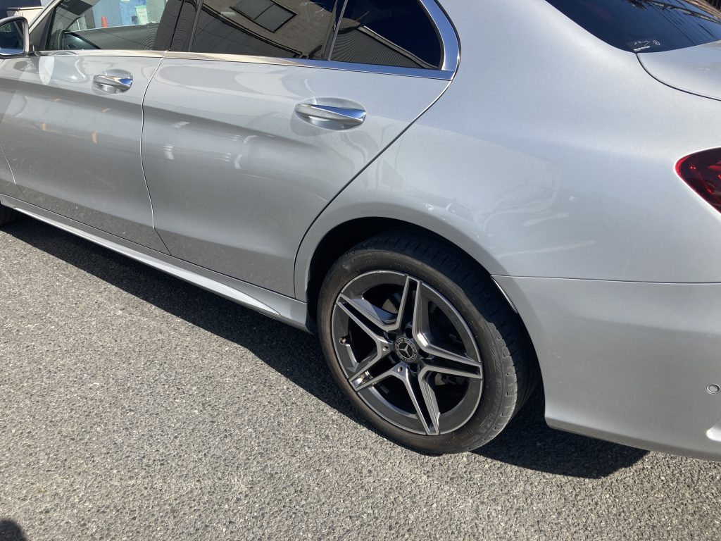 メルセデスベンツ、W205、Cクラス、リアドア、クォーターパネル、キズ、凹み、修理、塗装、アルミパネル、