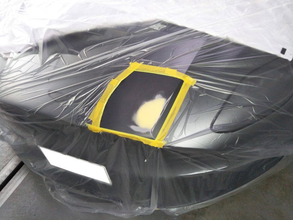 アストンマーチン、フード、凹み、修理、塗装、アルミパネル、