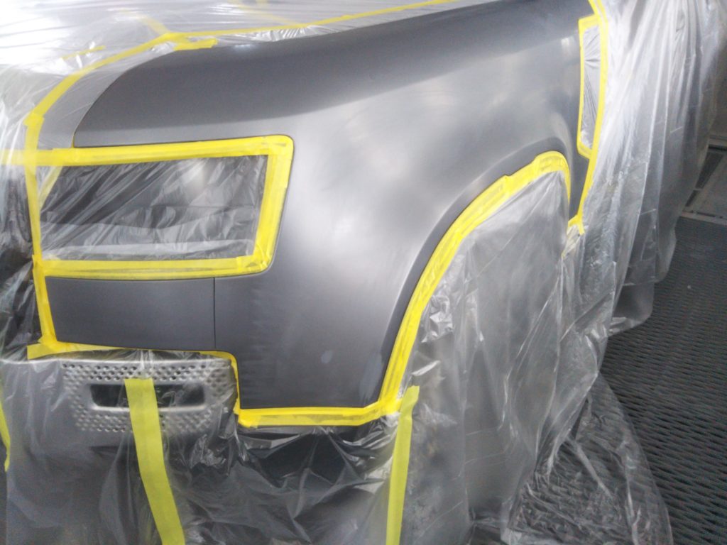 ランドローバー、ディフェンダー、左右フロントフェンダー、アーチモール、キズ、凹み、修理、交換、塗装、