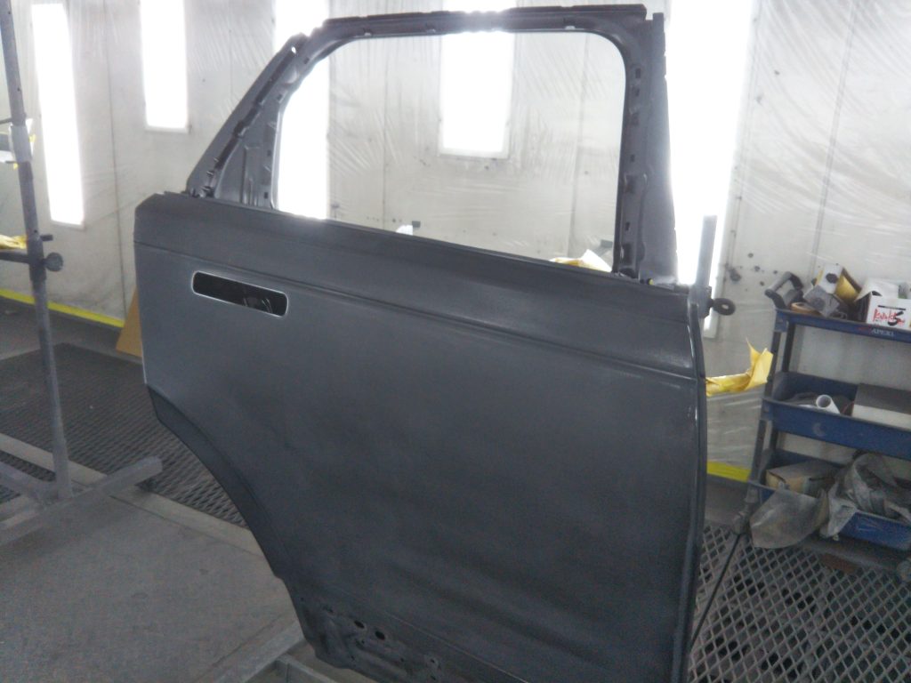 ランドローバー、ヴェラール、フロントドア、リアドア、クォーターパネル、キズ、凹み、修理、交換、塗装、