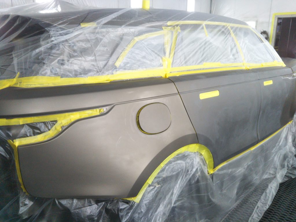 ランドローバー、ヴェラール、フロントドア、リアドア、クォーターパネル、キズ、凹み、修理、交換、塗装、