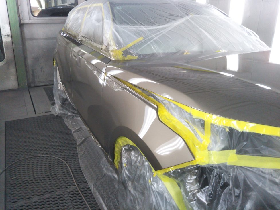 ランドローバー、ヴェラール、フロントドア、リアドア、クォーターパネル、キズ、凹み、修理、交換、塗装、