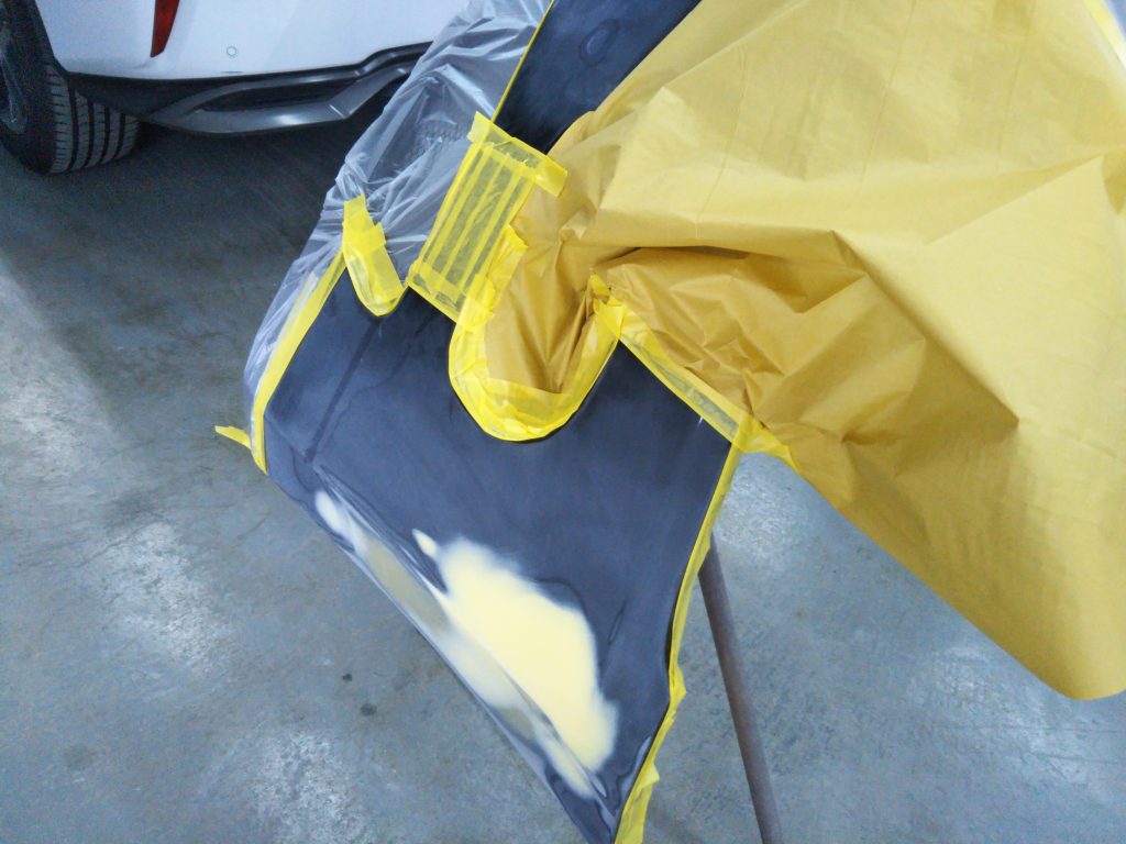 マセラティ、グランカブリオ、フロントバンパー、フロントフェンダー、キズ、凹み、変形、修理、塗装、