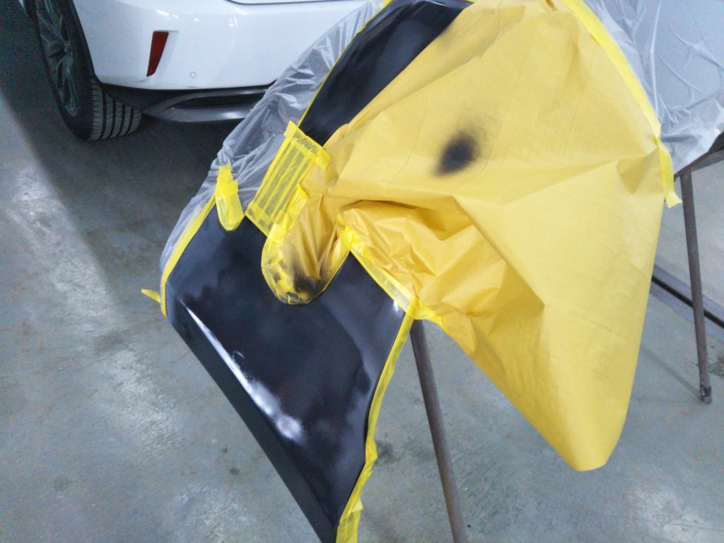 マセラティ、グランカブリオ、フロントバンパー、フロントフェンダー、キズ、凹み、変形、修理、塗装、