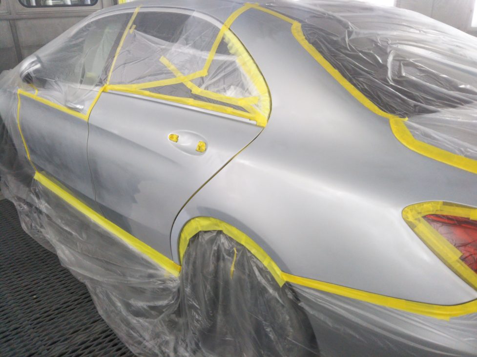 メルセデスベンツ、W205、Cクラス、リアドア、クォーターパネル、キズ、凹み、修理、塗装、アルミパネル、