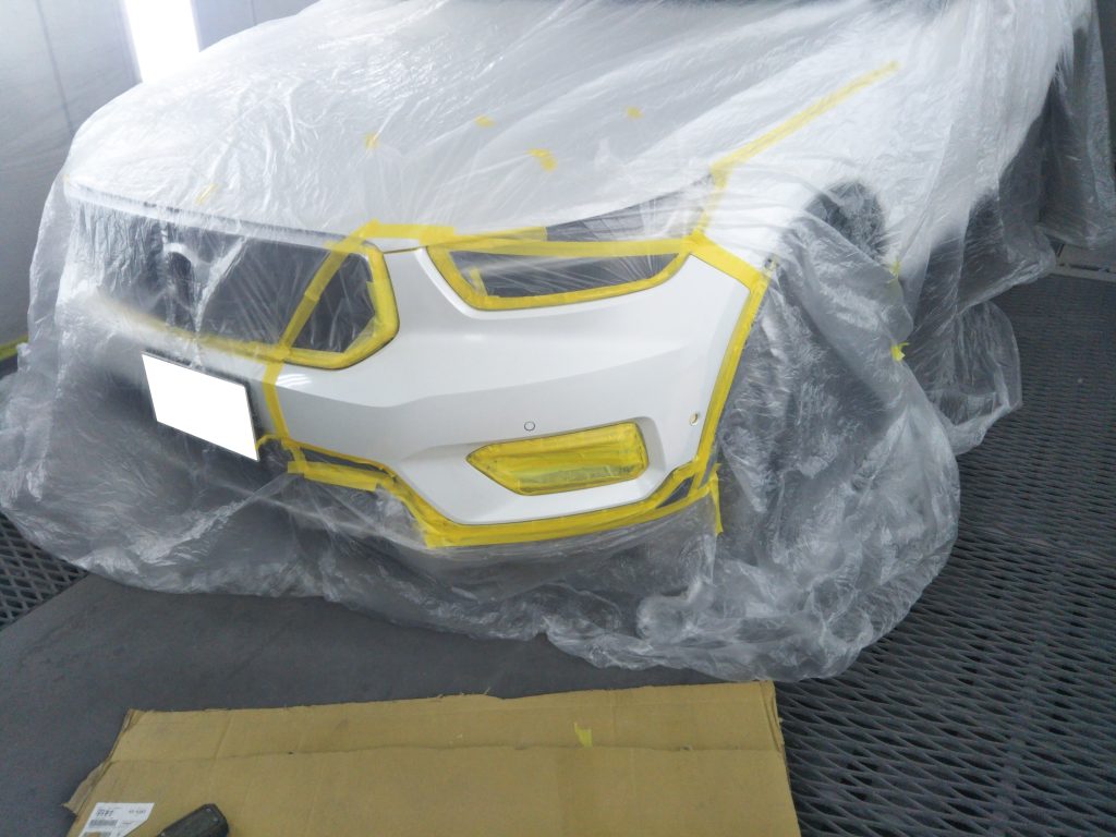 ボルボ、XC40、フロントバンパー、リアバンパー、テールランプ、キズ、修理、塗装、割れ、交換、