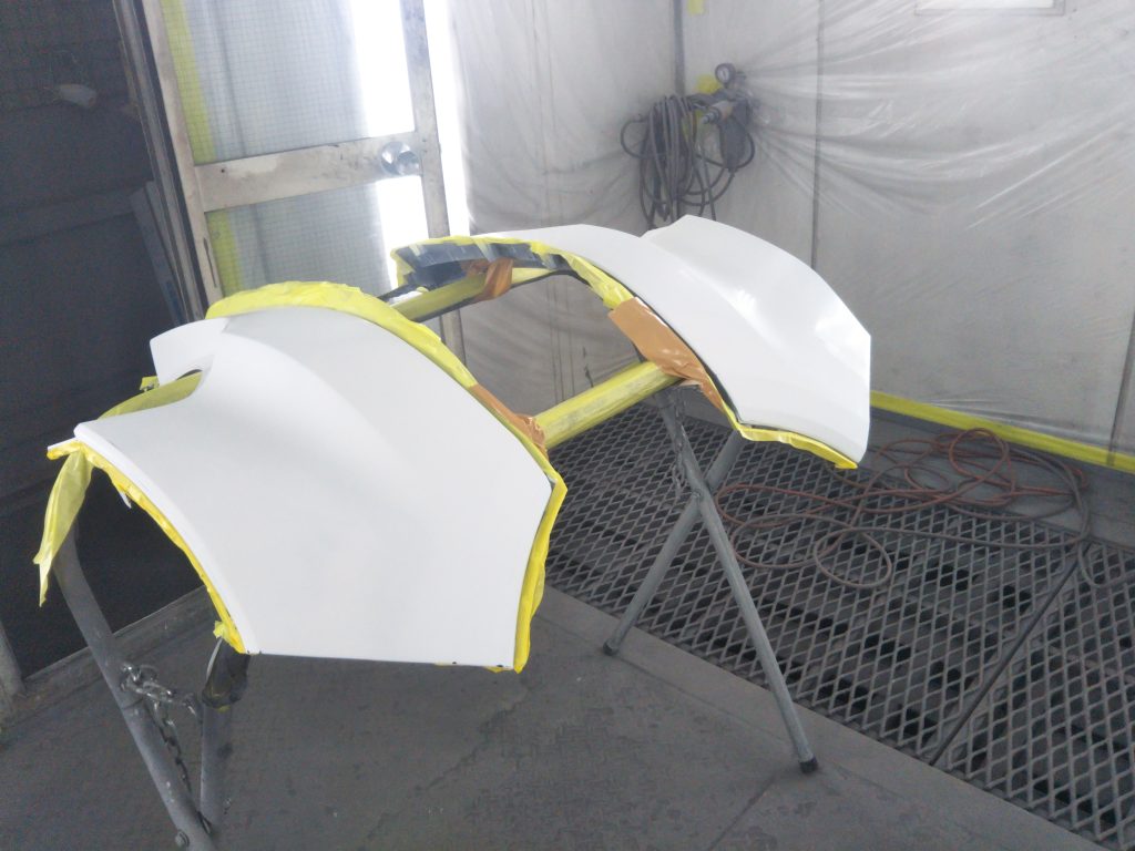 ボルボ、XC40、フロントバンパー、リアバンパー、テールランプ、キズ、修理、塗装、割れ、交換、