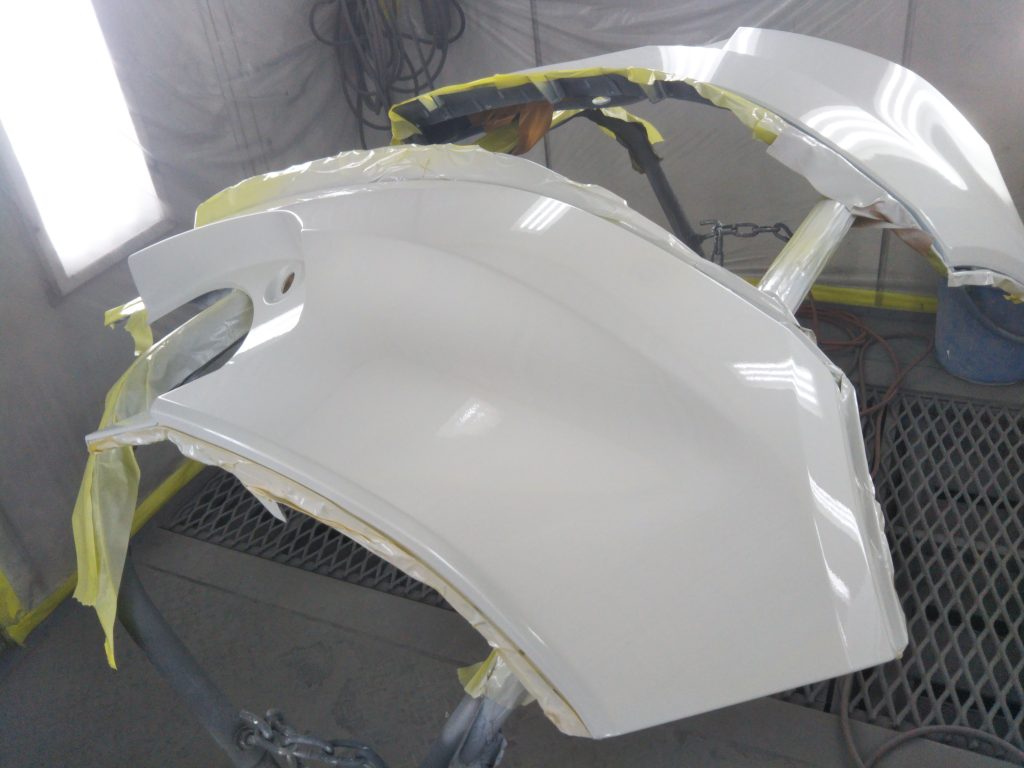 ボルボ、XC40、フロントバンパー、リアバンパー、テールランプ、キズ、修理、塗装、割れ、交換、