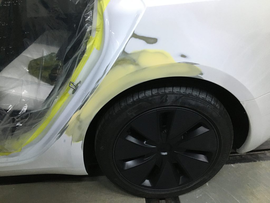 テスラ、モデル3、リアドア、クォーターパネル、キズ、凹み、修理、塗装、