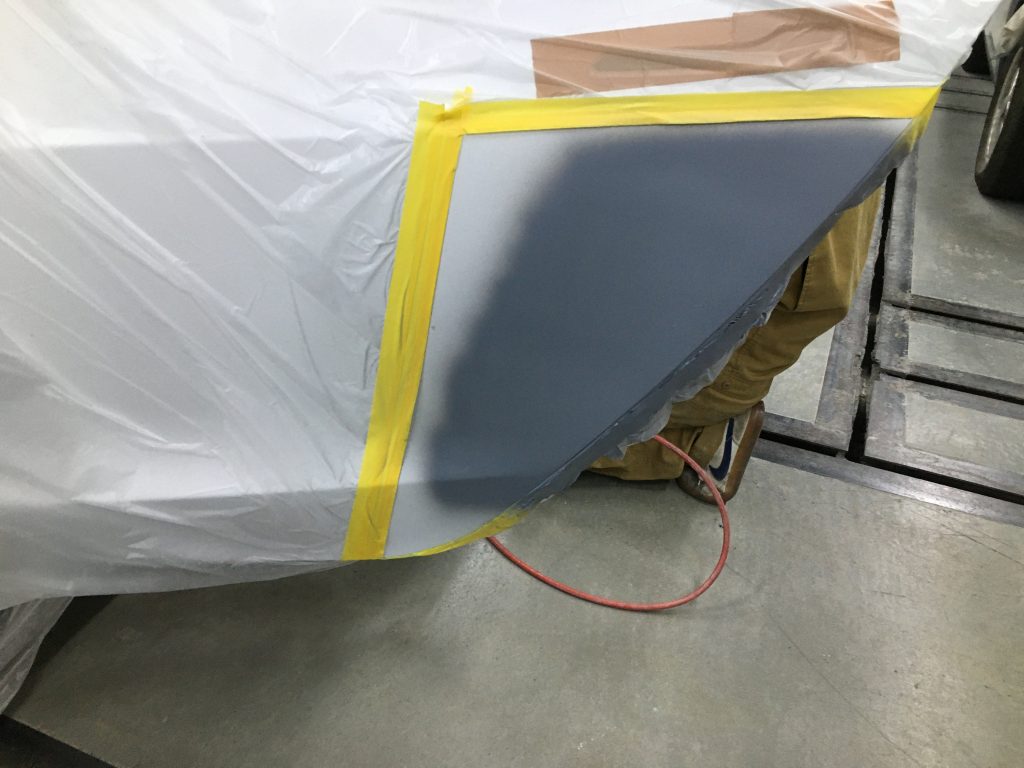 テスラ、モデル3、リアドア、クォーターパネル、キズ、凹み、修理、塗装、