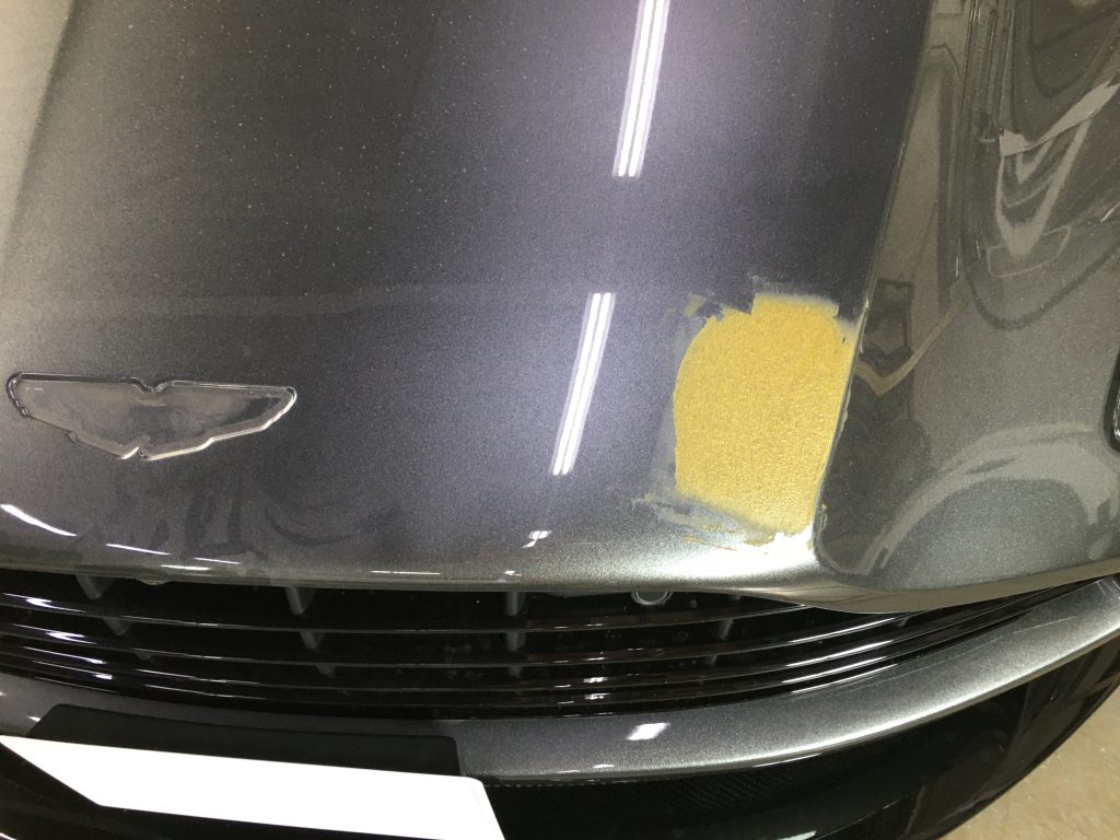 アストンマーチン、フード、凹み、修理、塗装、アルミパネル、